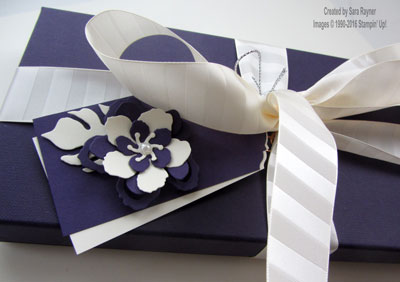 botanicals gift wrap close